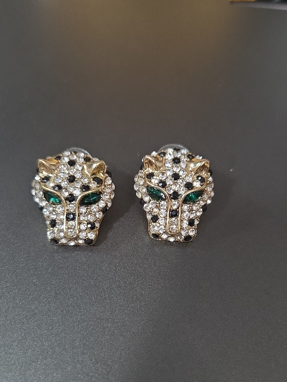 Vintage-Style Gold Tone Rhinestone Leopard Panther Head Stud Earrings